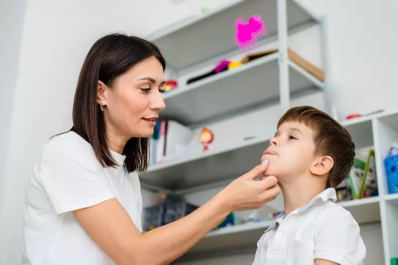 گفتار درمانی اختلال بلع